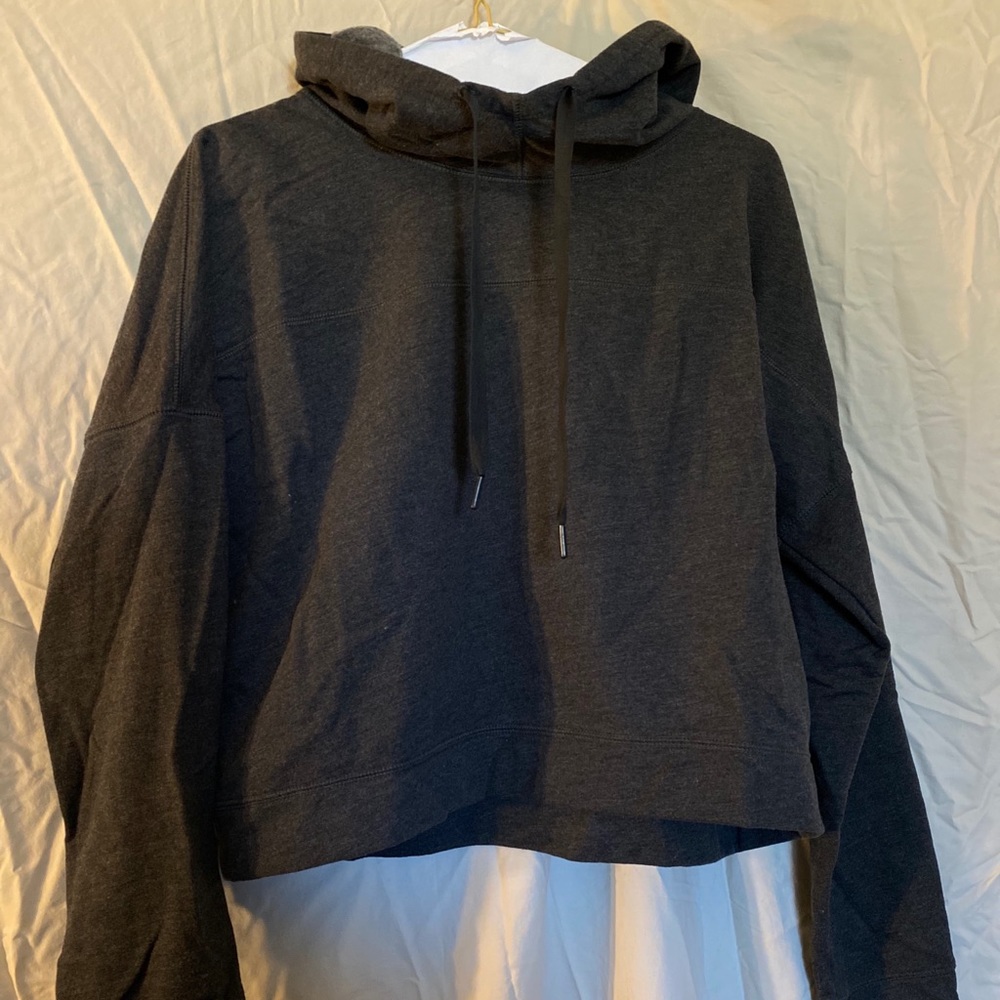 GapFit Cropped Workout Hoodie